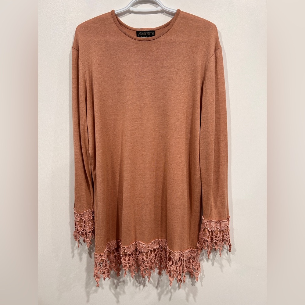Linda Lundstrom Canada lace detail top